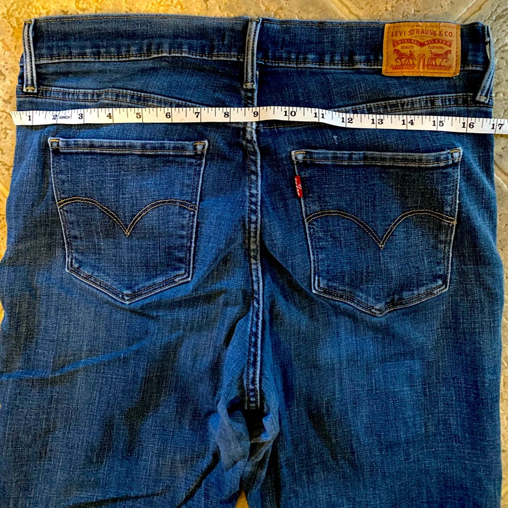 Levi’s Shaping Slim Blue Jeans - Picture 4 of 4